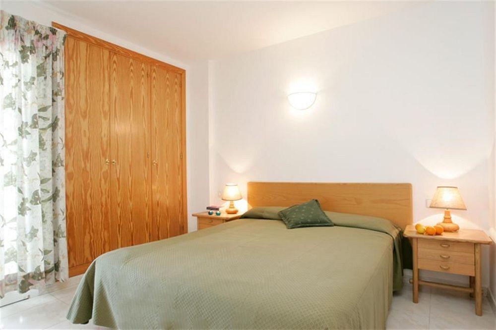 קולוניה סנט ג'ורדי Apartaments Edificio Puerto מראה חיצוני תמונה